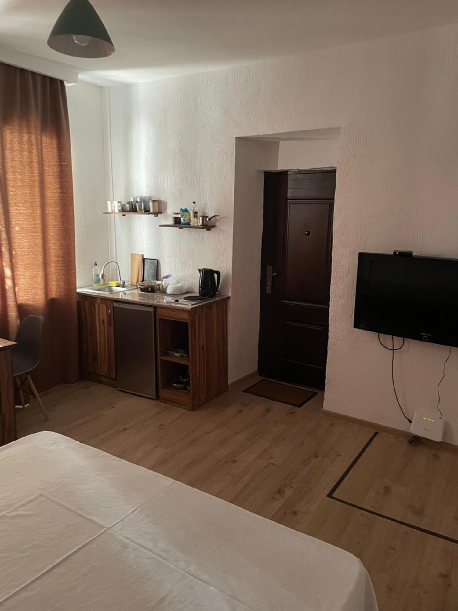 Apartment In The City Center With The Garden Yerevan Exterior photo